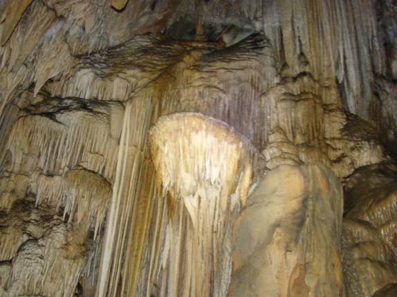 Salão dos Discos na Caverna Santana, no PETAR. Foto do Jura, da Parque Aventuras
